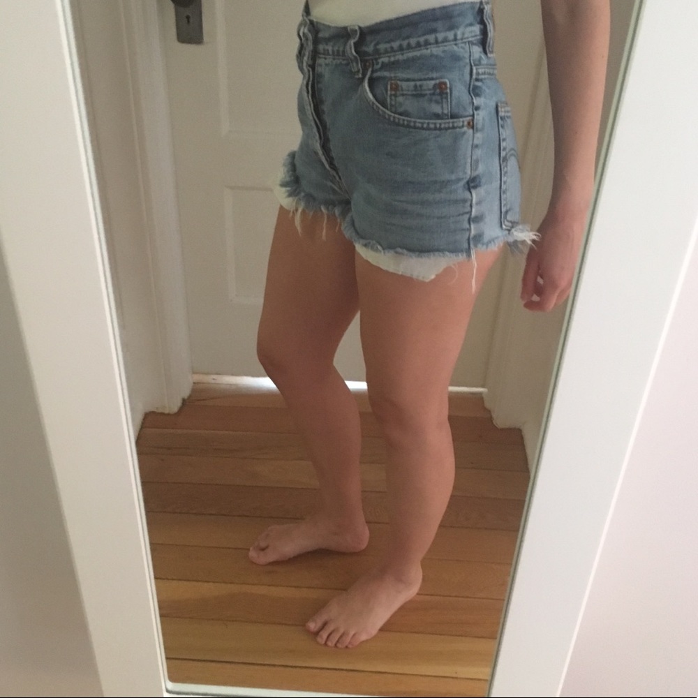 Levi Cutoff High Rise Shorts - Picture 8 of 8